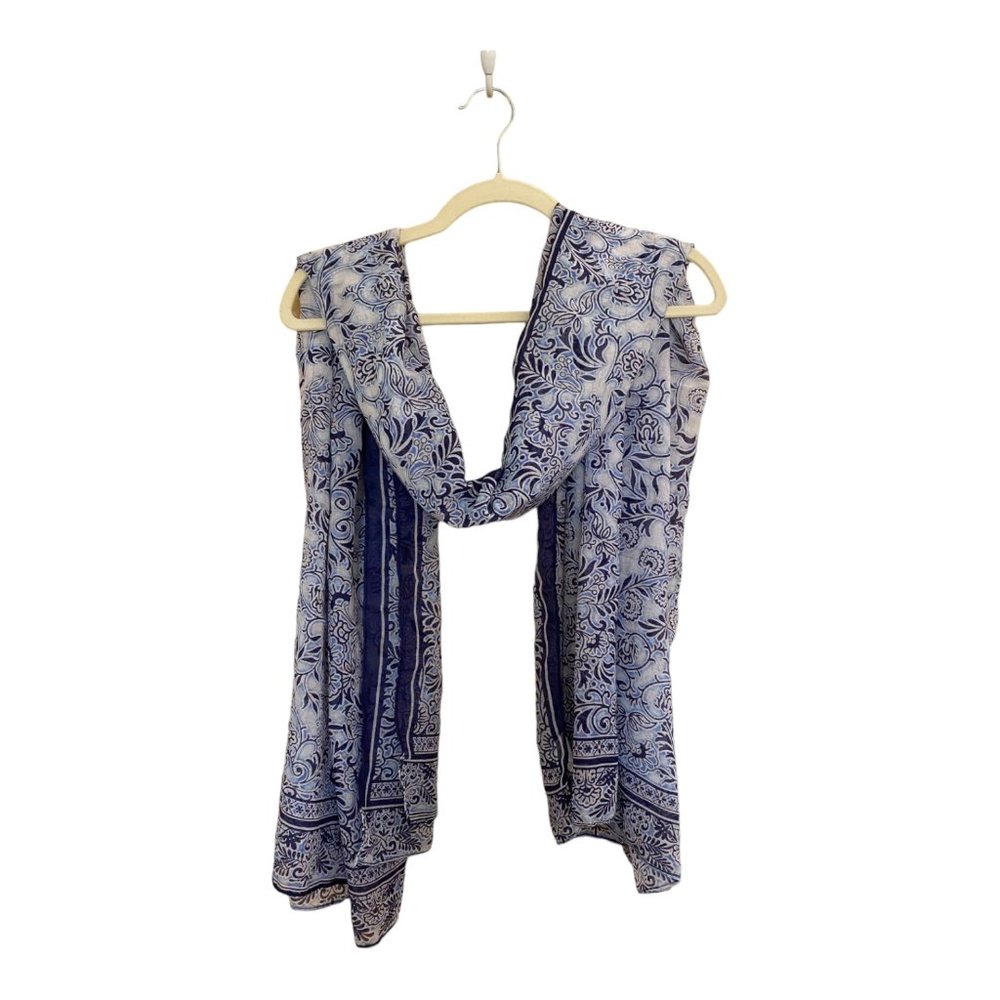 NWT Ace Yosemite Delft Lightweight Scarf Blue and White
